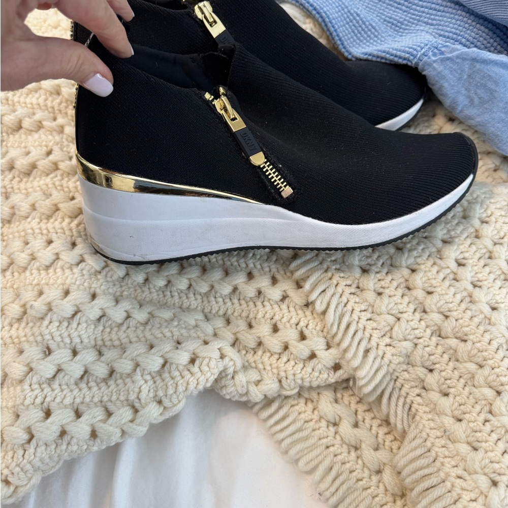 DKNY Brand New Black and Gold Women's Slip-On Sneakers